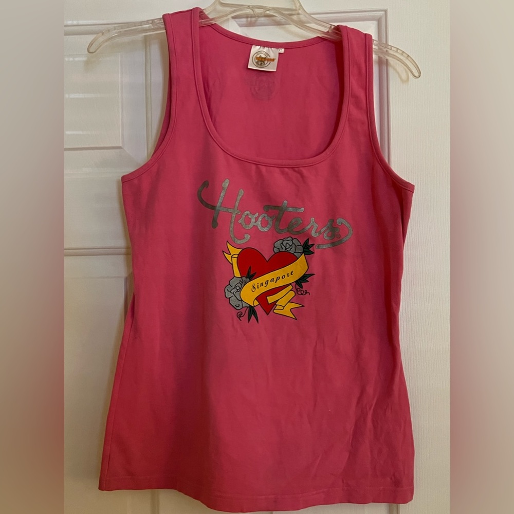 Pink Hooters tank top from Singapore 🇸🇬